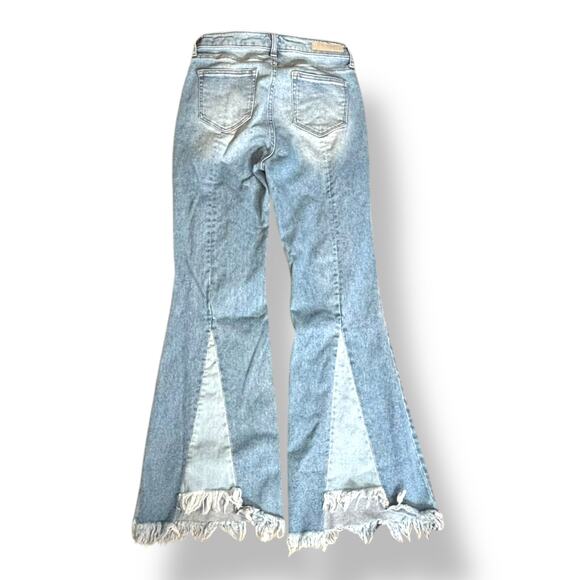 Cello Light Wash Wide Flare Jeans Size 11 Patchwork Panel Raw Hem Y2K Style - Picture 12 of 14